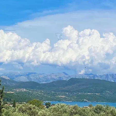 Nirikos Spasmeni Vrisi