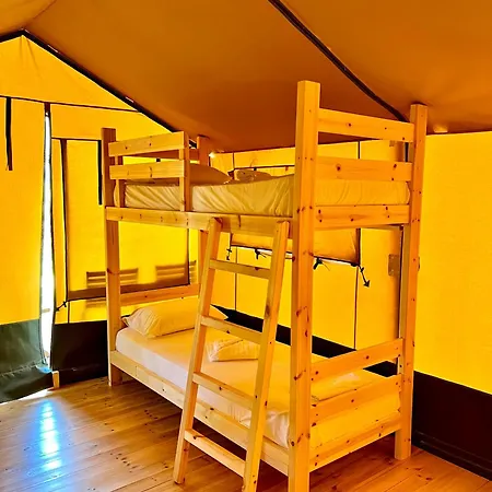 Nirikos Kamp alanı Spasmeni Vrisi