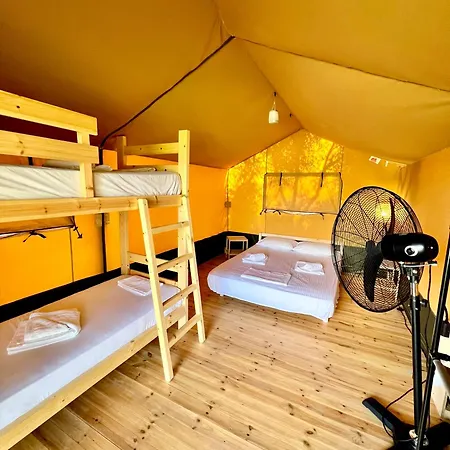 Nirikos Spasmeni Vrisi